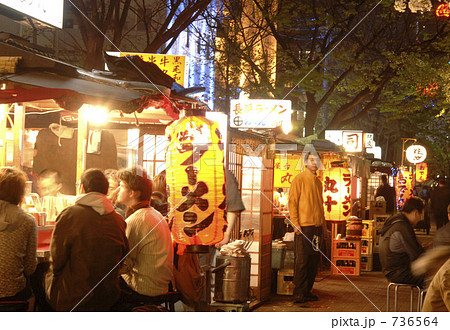 ラーメン店 屋台 中州 赤ちょうちんの写真素材