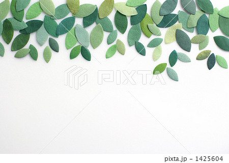 葉 紙 新緑 ペーパークラフトの写真素材 - PIXTA