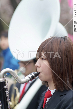 バスクラリネット 女性の写真素材