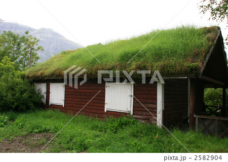 草屋根の写真素材