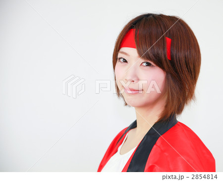 赤い法被 微笑み 法被 はっぴの写真素材