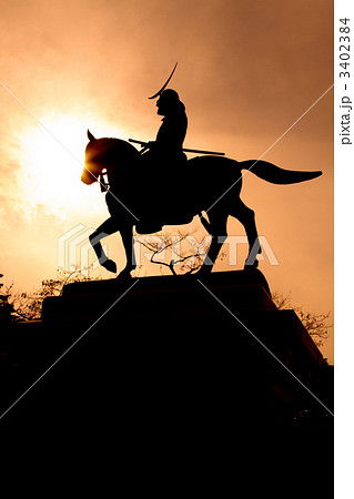伊達政宗 銅像 夕焼け 仙台の写真素材