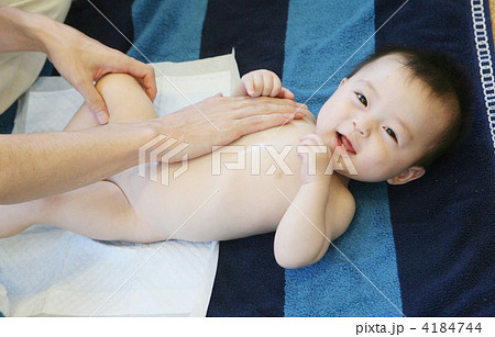 幼児 赤ちゃん 男の子 イケメンの写真素材