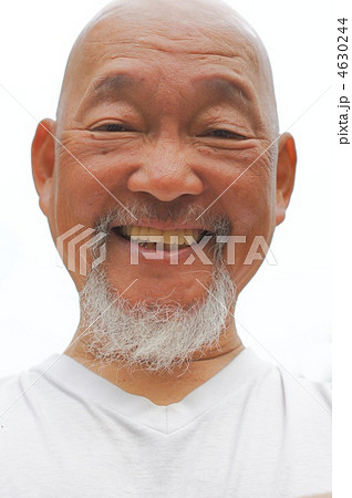 親父 ハゲ頭 髭の写真素材