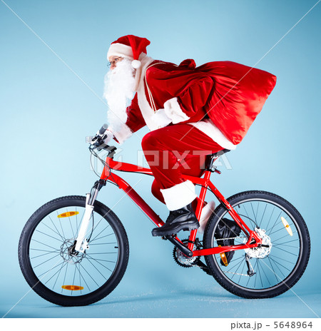 自転車 サンタさん サンタクロース クリスマスの写真素材 - PIXTA