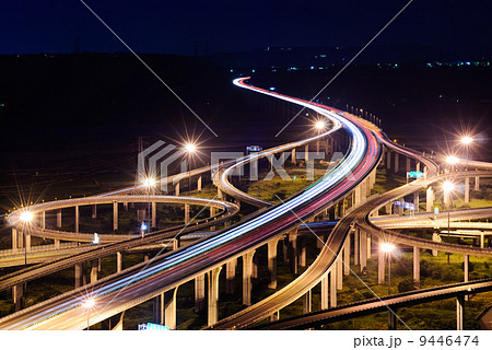 高速道路 光線 綺麗 スピードの写真素材