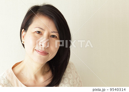 50歳 アラフォーの写真素材 Pixta