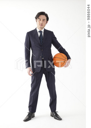 仁王立ち 男性 全身の写真素材