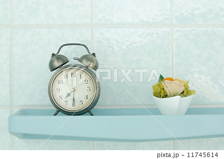 7時30分 時計の写真素材