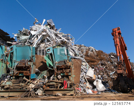 スクラップ 鉄くず パワーシャベル 関東地方の写真素材