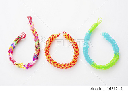 アクセサリー ミサンガ かわいい 桃色の写真素材
