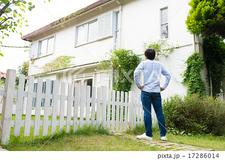 お隣さん 建物 住まい 家 おしゃれの写真素材