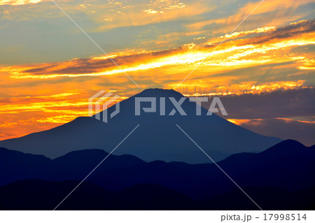 富士山 あかね雲 夕景 風景の写真素材 - PIXTA