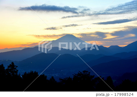 富士山 あかね雲 夕景 風景の写真素材 - PIXTA