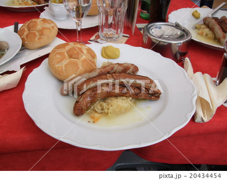 ウインナー ヨーロッパ 食べ物 昼の写真素材