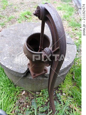 道具 昭和 手押しポンプ 水汲みの写真素材 - PIXTA