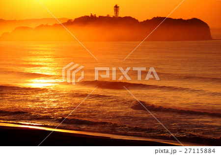江ノ島の朝焼け、 朝焼けの中の江ノ島