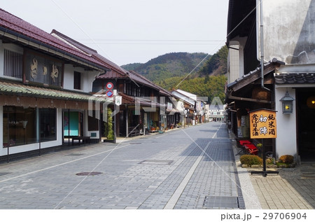 田舎 風景 商店街 通町の写真素材