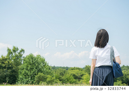 夏服 女子高生の写真素材