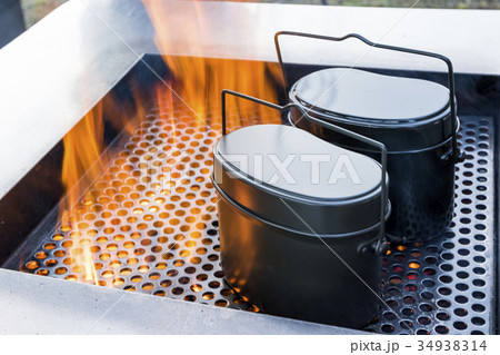 飯盒炊爨 飯盒 趣味 アウトドアの写真素材