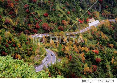 紅葉 万座 万座ハイウェイ バイクの写真素材
