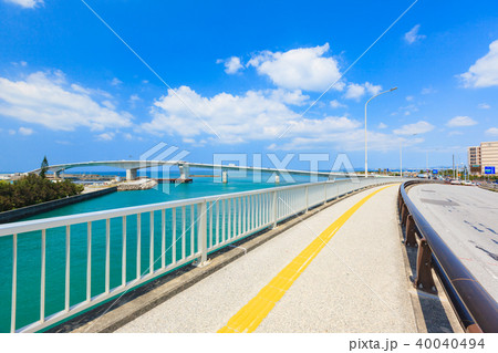 西海岸道路 沖縄西海岸道路 浦添市 橋の写真素材