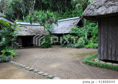 八丈町 史跡 ふるさと村 茅葺民家の写真素材