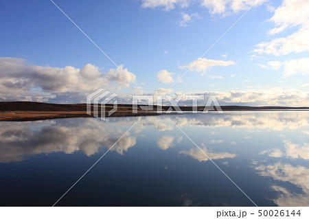 鏡面反射 湖 自然 北極の写真素材