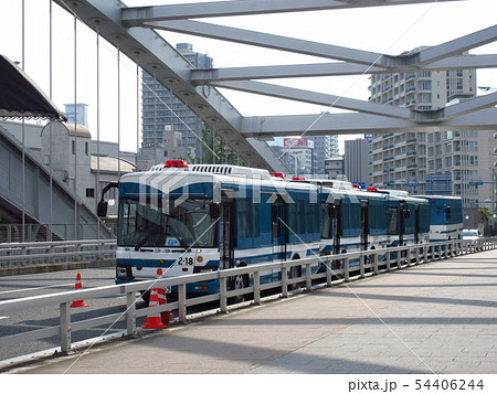 機動隊大型人員輸送車バスの写真素材