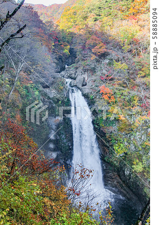 秋保大滝 紅葉の写真素材