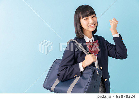 通学 ブレザー 女の子 中学生の写真素材