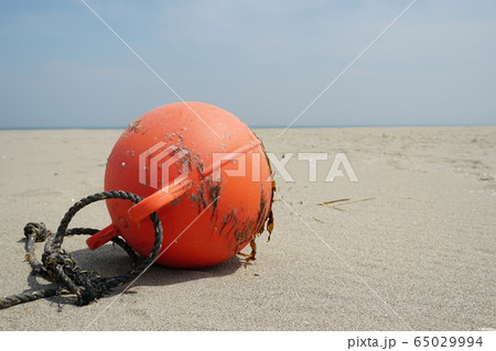 浮き 漁具 浮き玉 漂着物の写真素材 - PIXTA