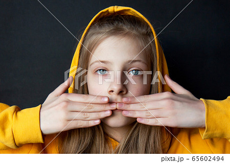 白人 女性 外人 かわいい 外国人 若い アメリカ人 10代 女の子の写真素材