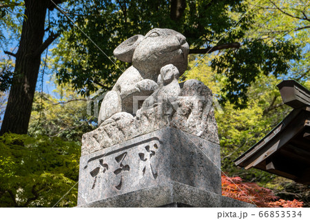 ウサギの石像^^ セレナイトで作られたガネーシャとウサギの置物 - 石の音ブログ