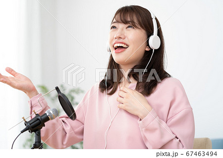 歌い手の写真素材