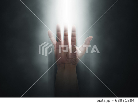 手 光 手のひらのイラスト素材 - PIXTA