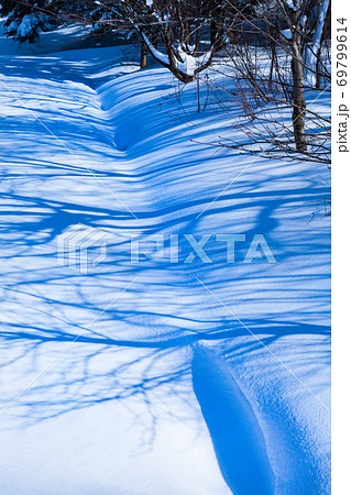 ざらめ雪の写真素材