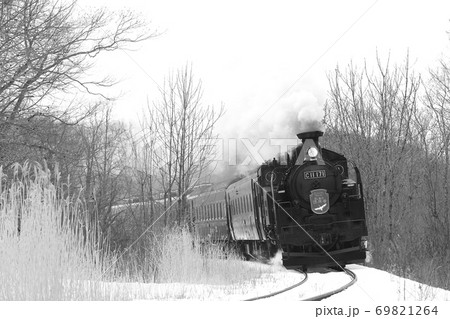 SL 蒸気機関車 雪 C11の写真素材 - PIXTA