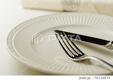 皿 ナプキン テーブルナプキン レストランの写真素材