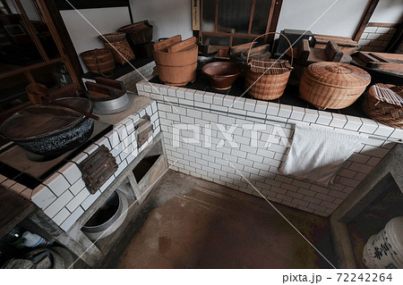 釜戸 日本家屋の釜戸 旧家の台所 旧家の釜戸の写真素材