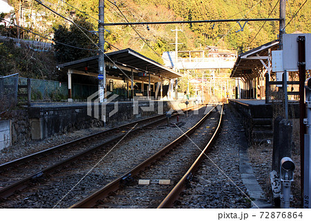 青梅線 線路 跨線橋 無人駅の写真素材