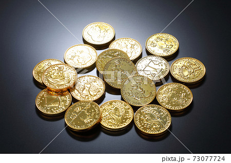 コイン おもちゃ 金貨 イメージの写真素材