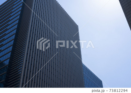 光が差し込んだオフィスビル,青,ブルー