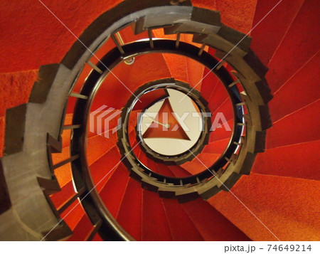螺旋階段 ぐるぐる グルグル 非常階段の写真素材