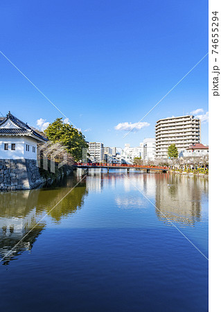 風景 赤 和 橋の写真素材