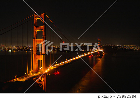 ゴールデンゲートブリッジ 夜景 橋 夜の写真素材 - PIXTA