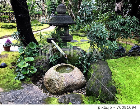 ししおどし 庭園 伝統 日本庭園の写真素材