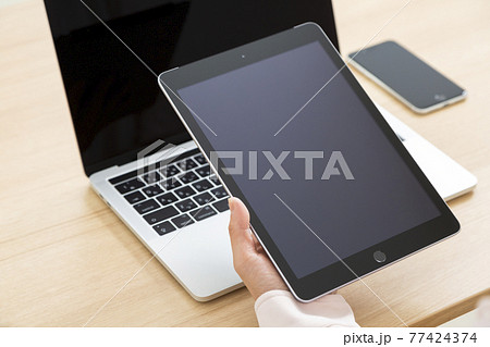 スマホ スマートフォン の写真素材集 ピクスタ