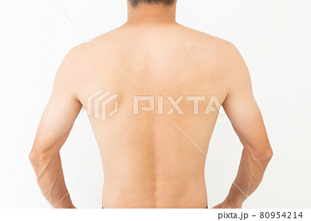 男性 裸 背中 後姿の写真素材