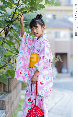 浴衣 女の子の写真素材